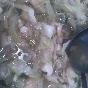 魚肉ソーセージと野菜の和風しょうがスープ